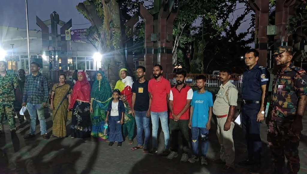 ভারতে বিভিন্য মেয়াদে জেল খেটে দেশে ফিরল ৯ জন নারি পুরুস 