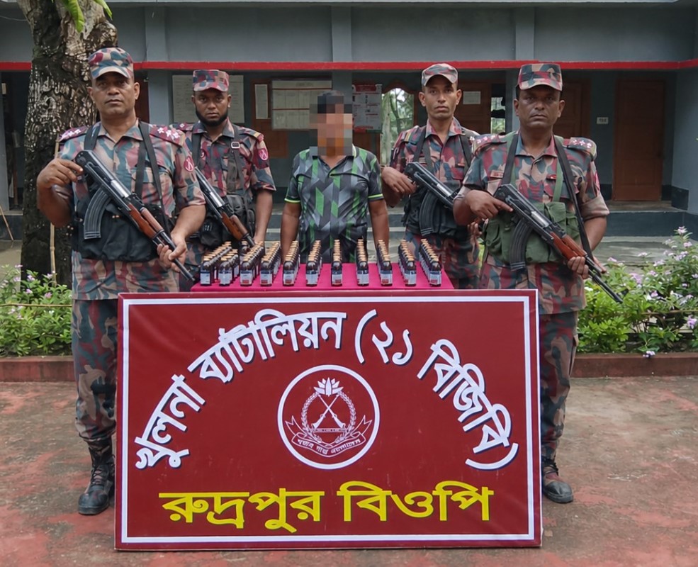 শার্শার রুদ্রপুর সীমান্তে ভারতীয় উইনিক্স সিরাপসহ আটক ১ 